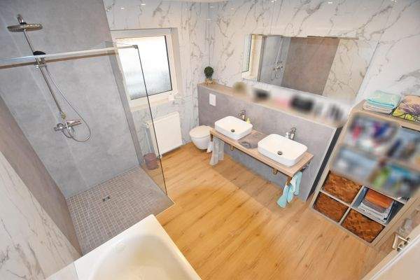 Erdgeschoss Badezimmer