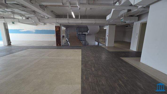 >>> Geschäftsflächen 1.OG >>>