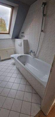 Wannenbad mit Fenster