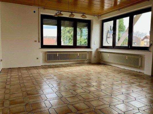 Großzügiges Wohnzimmer EG.jpg