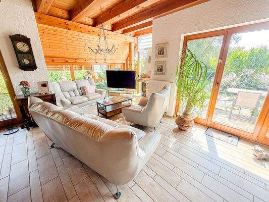 Ein Highlight: die großzügige Glasfassade