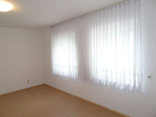 Schlafzimmer WO2 1.OG li..JPG