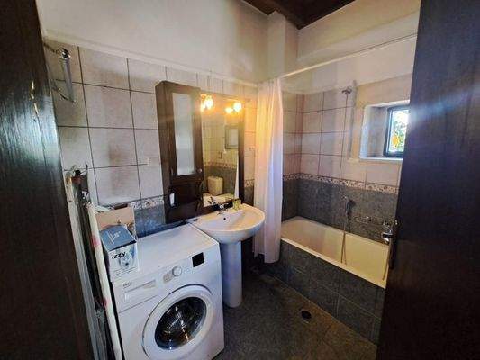 Kreta, Douliana: Renoviertes Steinhaus mit Pool und Garten zu verkaufen