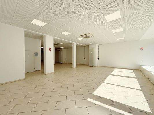 Ladenfläche 2 innen