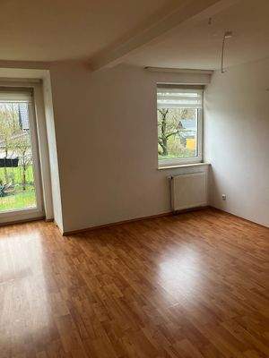 Leeres Zimmer mit Holzboden