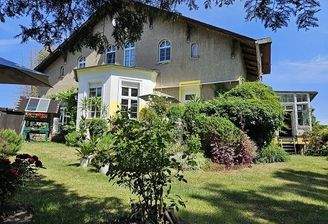 Hausansicht vom Garten