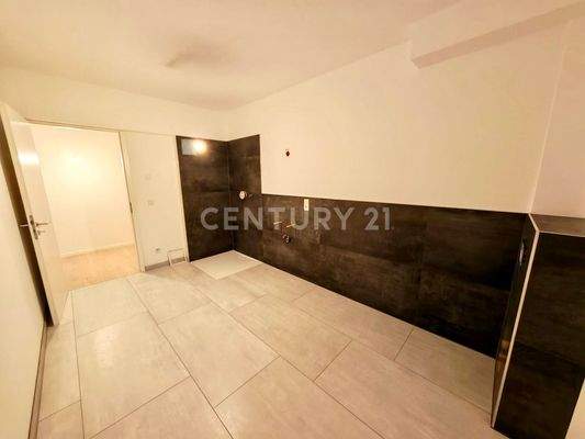 Riesiges Zweitbad mit Saunaraum