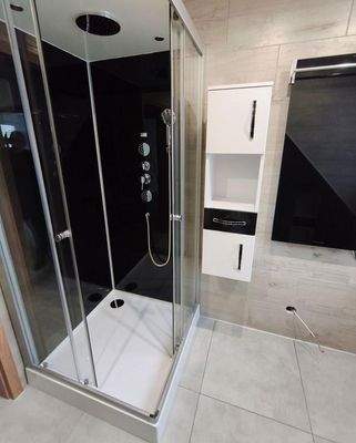 Dusche + Handtuchheizung