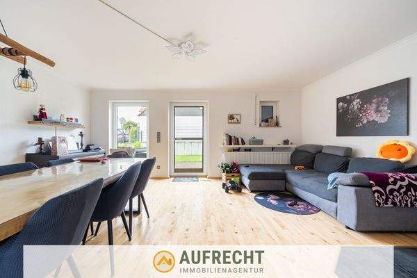 Wohn - und Esszimmer 