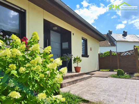 Außenansicht_Eingang_1