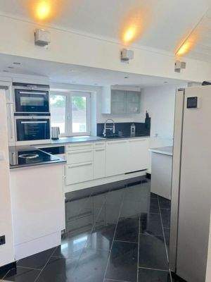 OG großzügige Küche