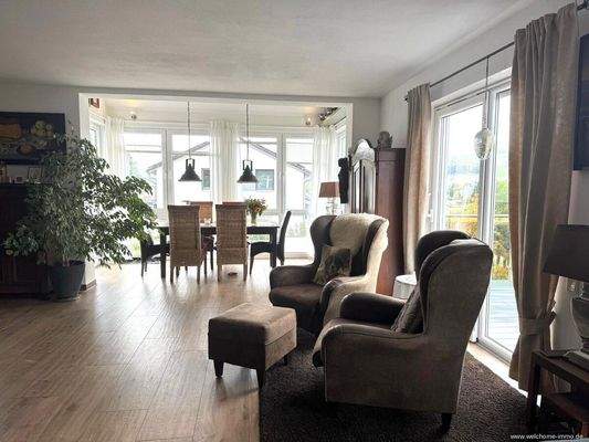 Wintergarten mit Balkonzugang