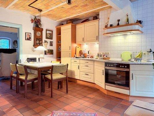 Küche mit Einbauküche