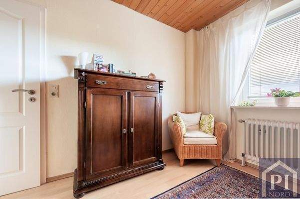 Zimmer mit gemütlicher Leseecke