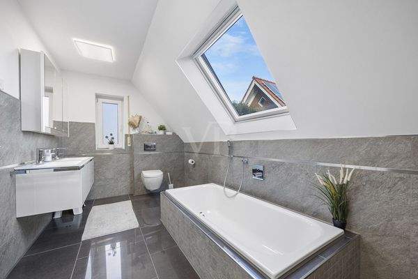 Bad und Badewanne Obergeschoss