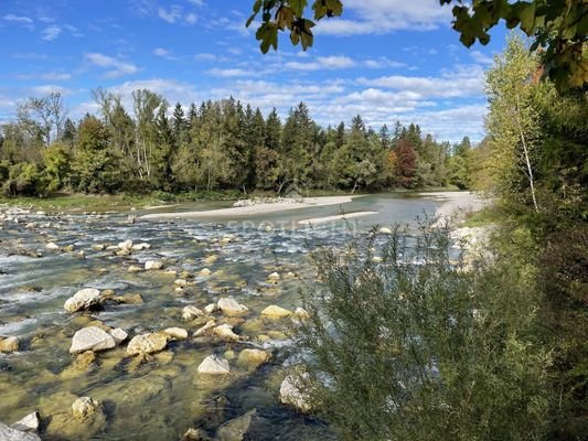 Kiesbänke an der Isar