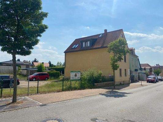 Eine weitere Ansicht mit Blick auf das Baugrundstück