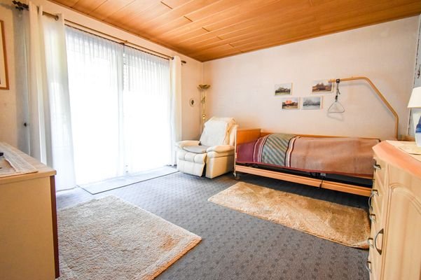 Schlafzimmer I EG