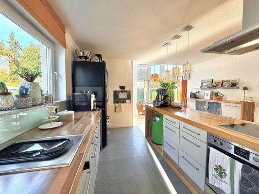 Küche von innen mit Fenster