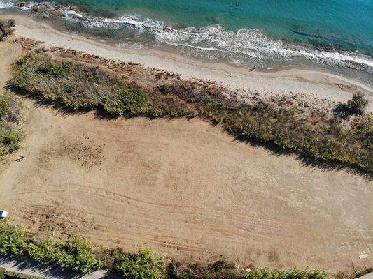 Kreta, Kiani Akti: Prestigeträchtiges Grundstück direkt am Meer nahe Kalyves zu verkaufen