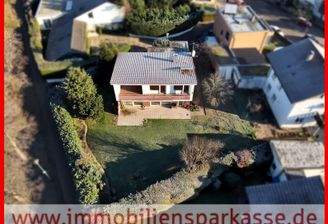 Sonnige Südansicht von oben