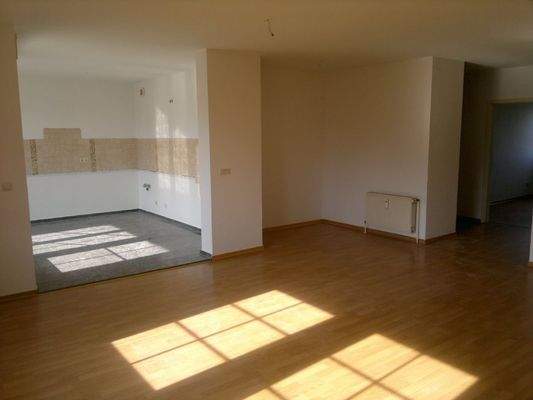 Wohnzimmer + offene Küche