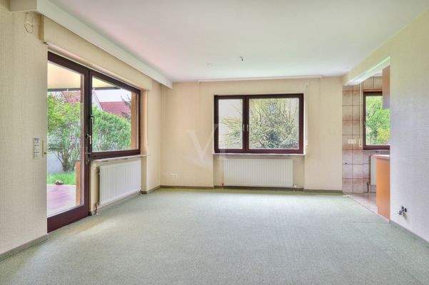 Zimmer mit Küche und Terrasse EG