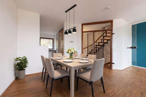 Möblierungsbeispiel Esszimmer