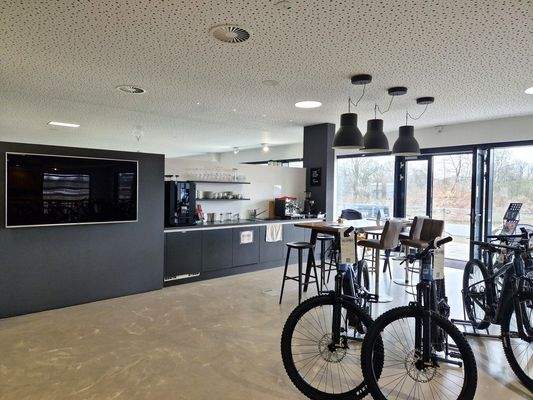 Kundenbistro mit Dachterrasse