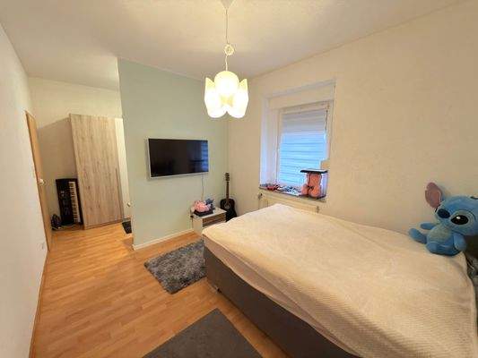 Schlafzimmer 2 Bild 2 im OG