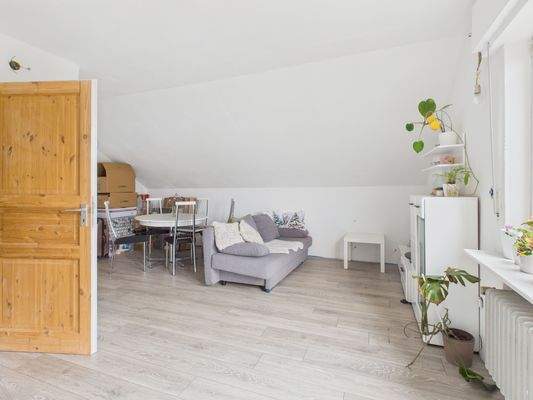 CAM01223G0-PR0176-STILL053