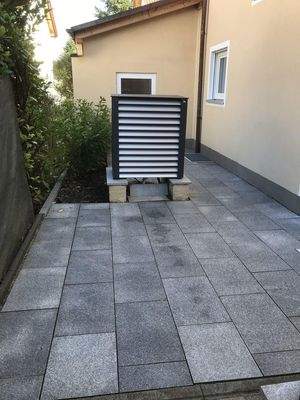 Nordseite mit Luft/Wärmepumpe