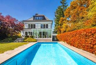 Outdoor-Paradies mit Pool