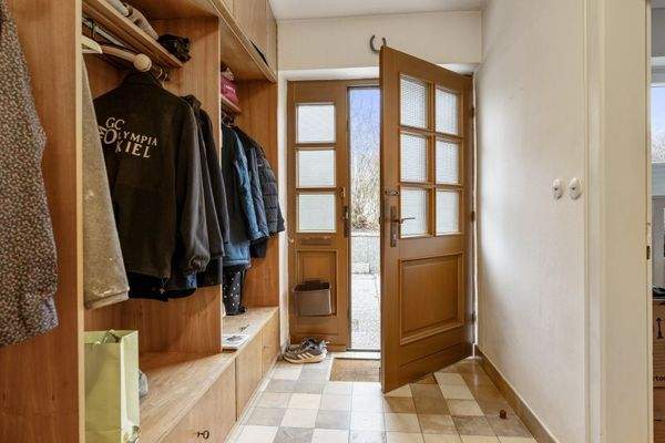 Eingang linke Haushälfte