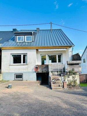 Mit Balkon und großer Terrasse