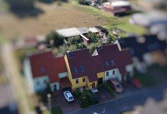 Reihenmittelhaus (Gelbe Fassade)