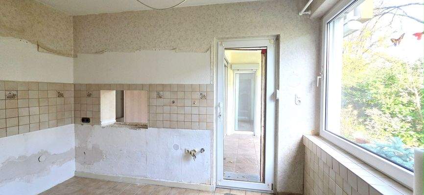 Küche mit Zugang Terrasse