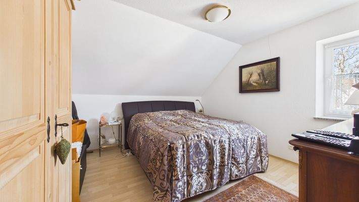 Schlafzimmer 2.OG.jpg