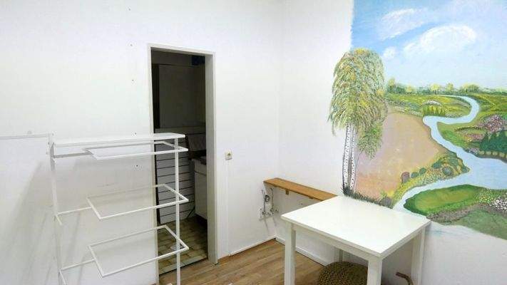 Büro mit angrenzender Küchenzeile