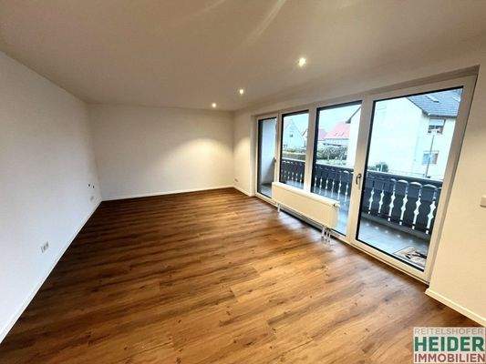 5728 Schlafzimmer mit Balkon