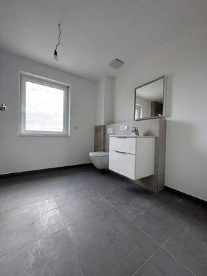 FE9CE9E9-6152-4E25-AB8B-3FE39EE5EFFE