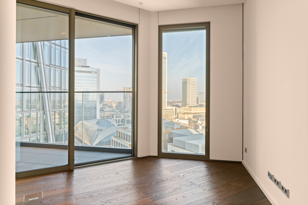 Wohnraum und Zugang zu Loggia