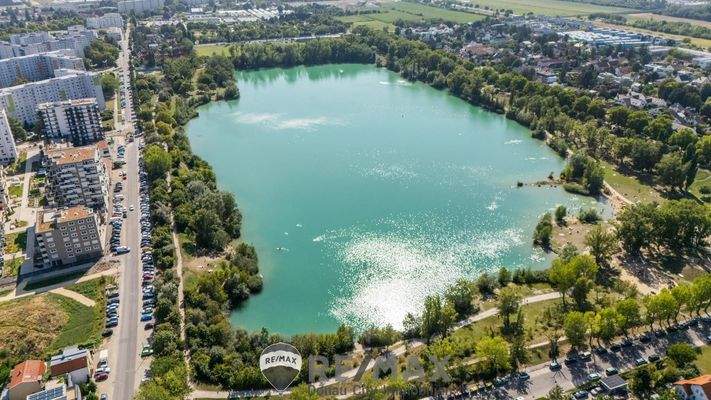 Direkt am Badeteich Hirschstetten