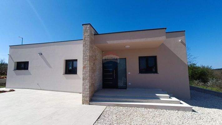 1743592445_1743591805290