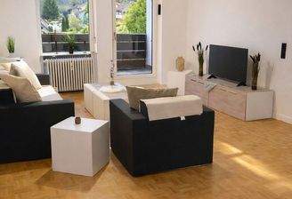 Wohnzimmer Blick auf Balkon