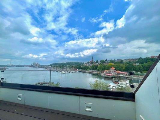 Hafenblick von der Loggia