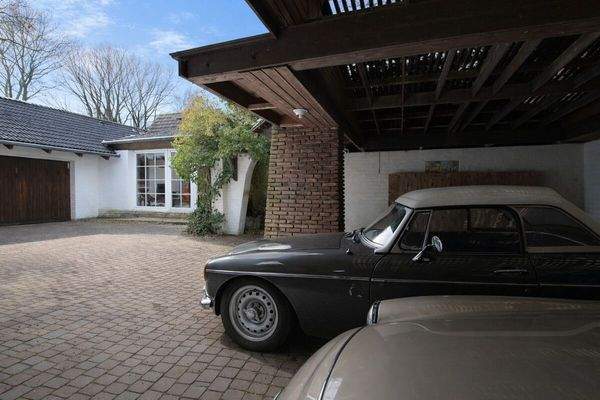 Platz für Oldtimer und mehr