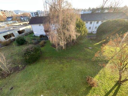 Blick in die Gartenanlage