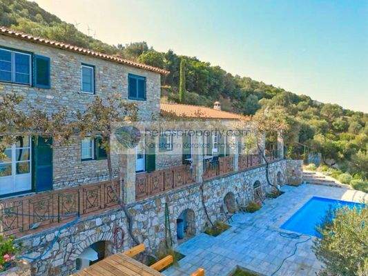 9acd4236c61e42ffbcb1fa29923c7751-original