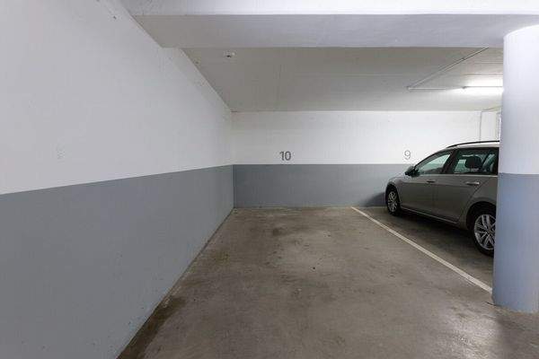 Tiefgargenstellplatz inklusive